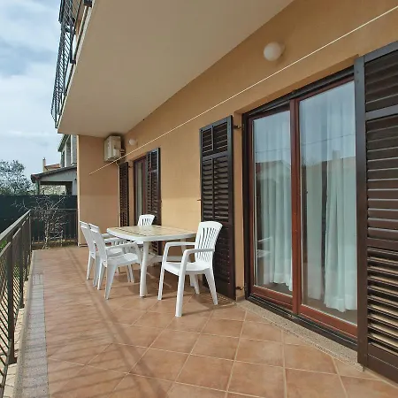 Pula 1604 Apartmán *