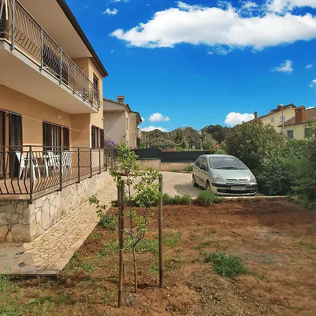 Pula 1604 Apartmán *