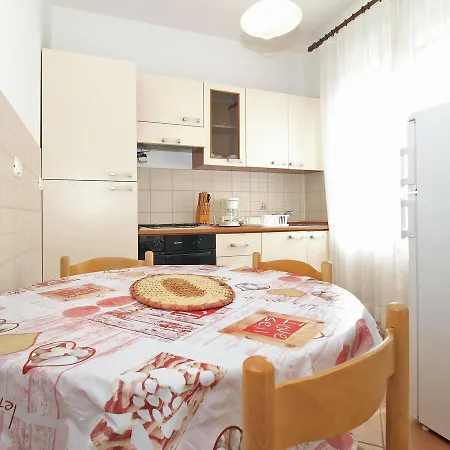 Pula 1604 Apartmán *