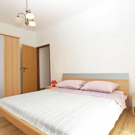 Pula 1604 Apartmán Ližnjan