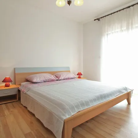 Pula 1604 Apartmán